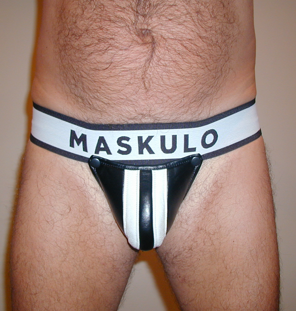 JK - Maskulo - Black (L) (1).JPG