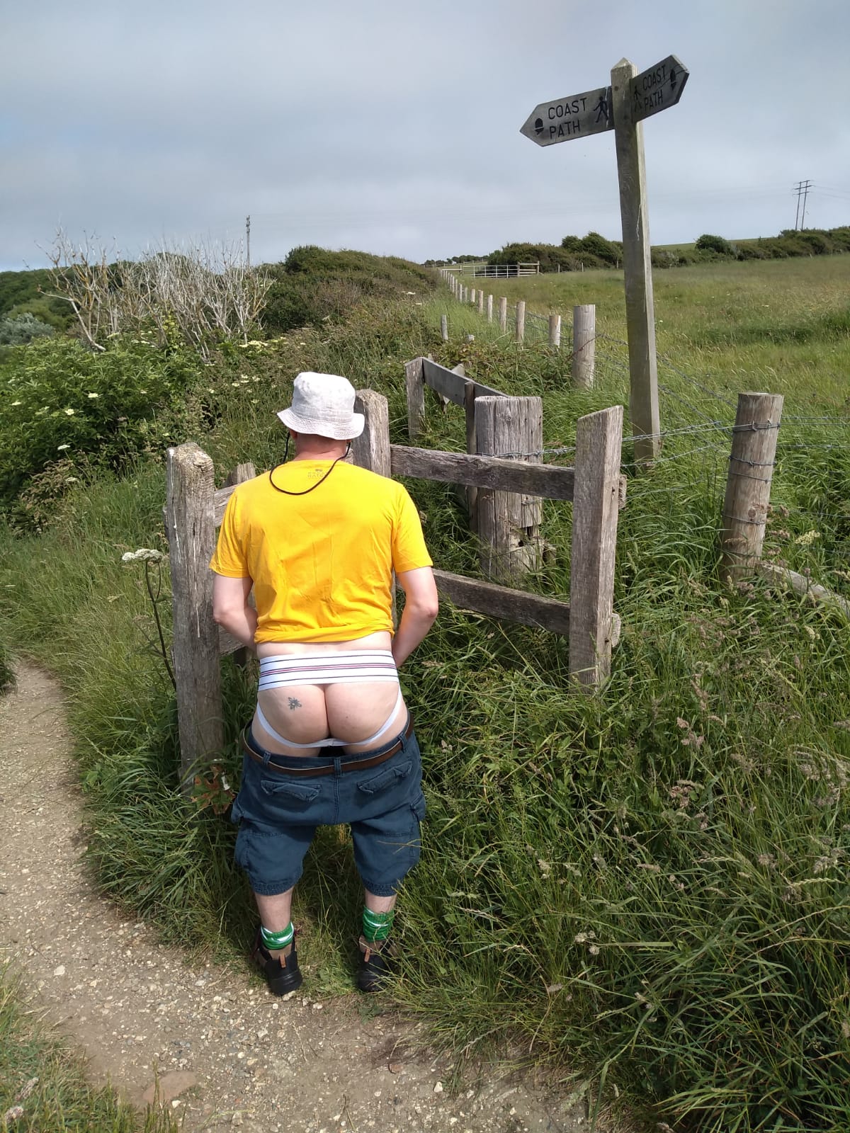 On a country walk and my shorts fall down (again)!